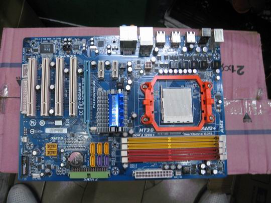 Gigabyte AMD quad-core NVIDIA nForce 720D M720-ES3 Motherboa