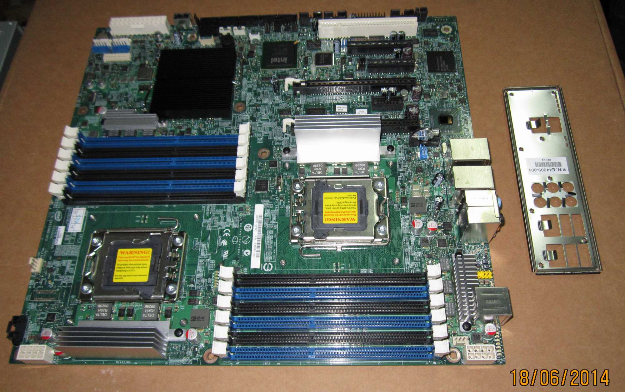Intel S5520SC Dual LGA Socket 2xXeon E5620 Server Board E30682-304 W/IO
